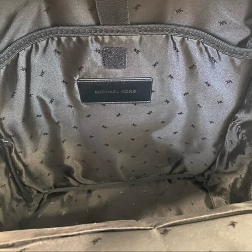 MICHAEL KORS Mens Kent Graphic Logo Backpack Bag in Black - Picture 8 of 9